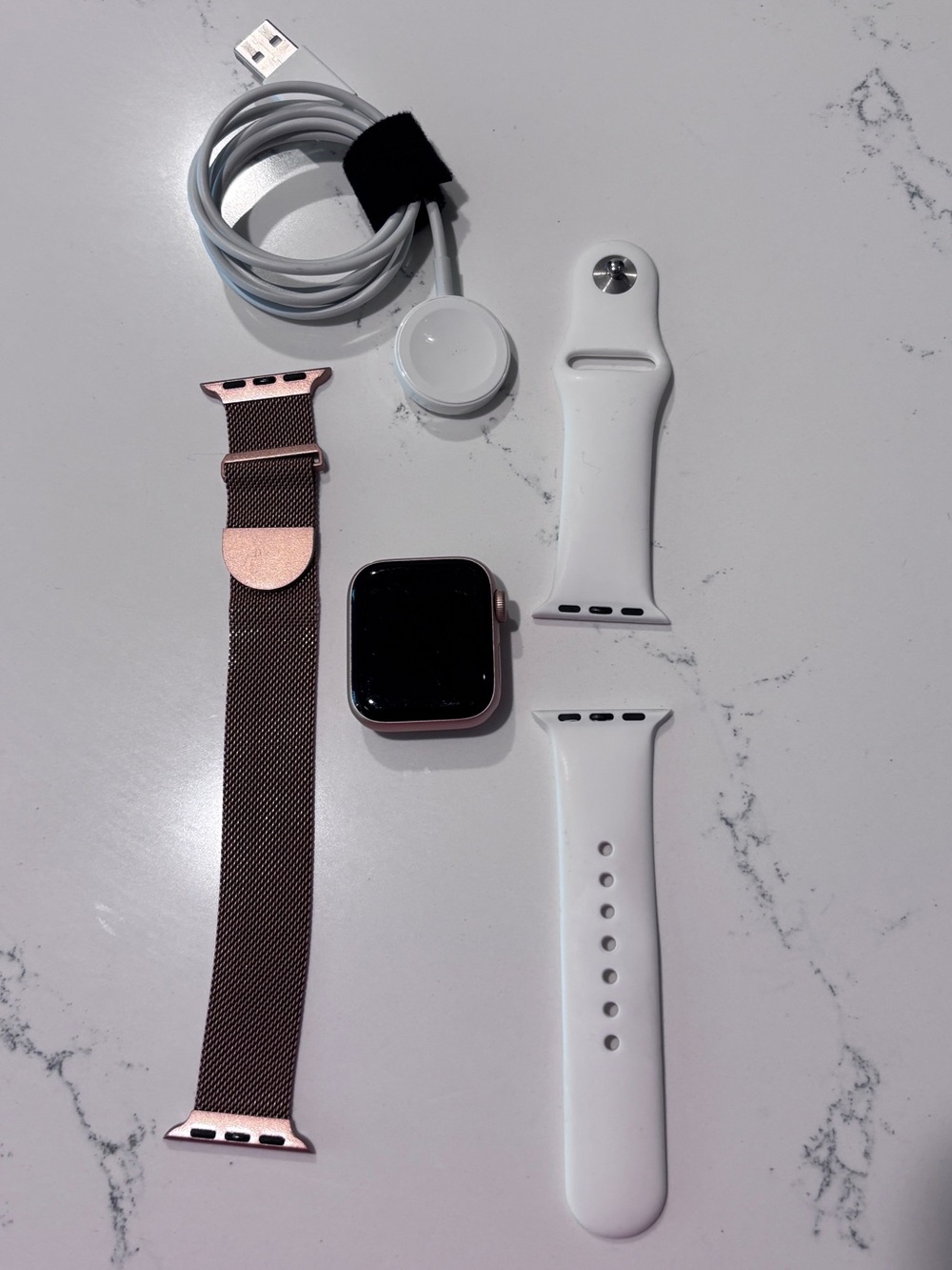 Rose gold Apple Watch SE (40mm)